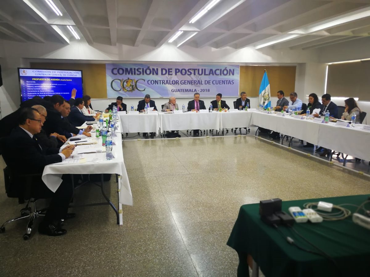 Comisión de Postulación para contralor general de Cuentas recibe primeros expedientes. (Foto Prensa Libre: Hemeroteca PL)