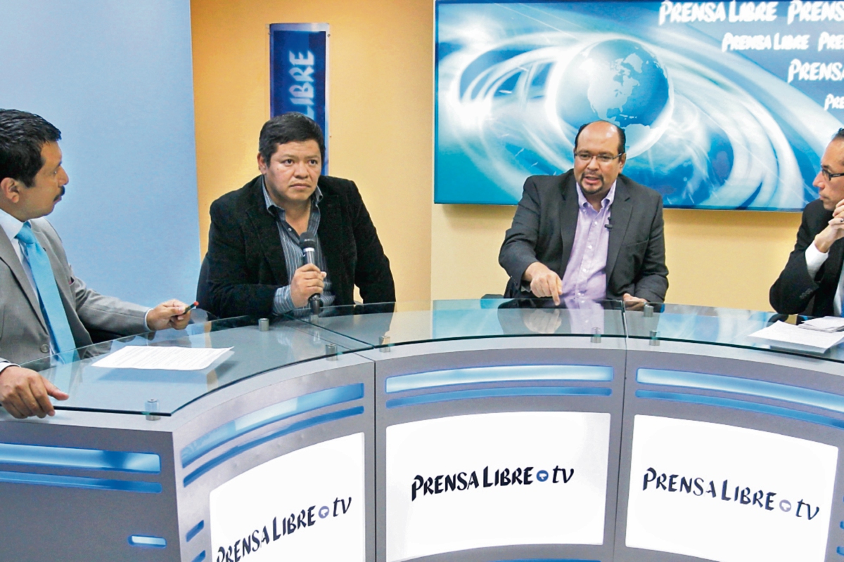 Juan Orozco, del comando de campaña de FCN-Nación, y Orlando Blanco, jefe de campaña de UNE, se comprometieron, al final del Diálogo Libre, a evitar descalificación y a priorizar la propuesta.