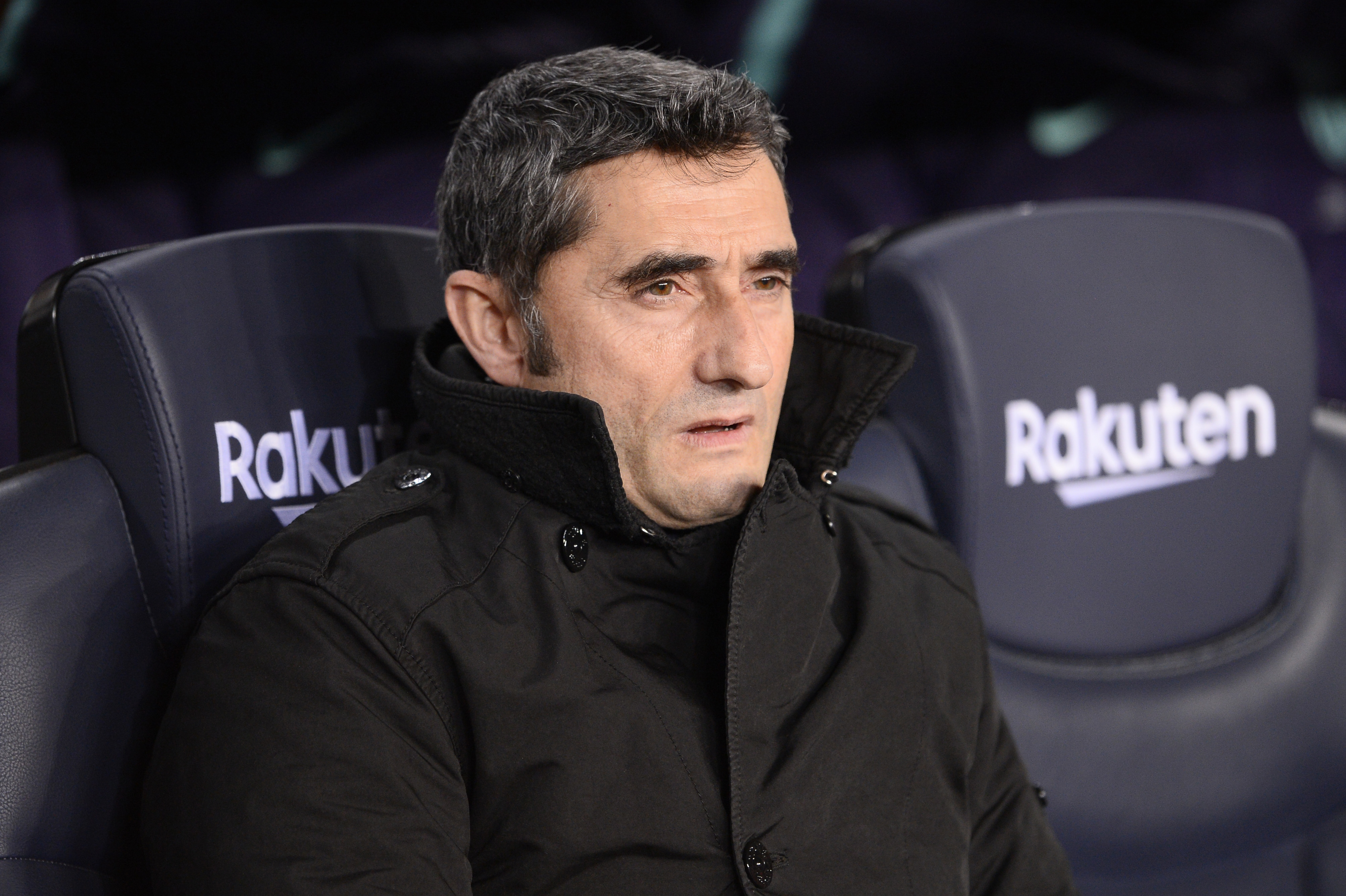 Ernesto Valverde, entrenador del FC Barcelona, puede respirar tranquilo después de que la RFEF desestimó el recurso del Levante por alineación indebida. (Foto Prensa Libre: AFP)