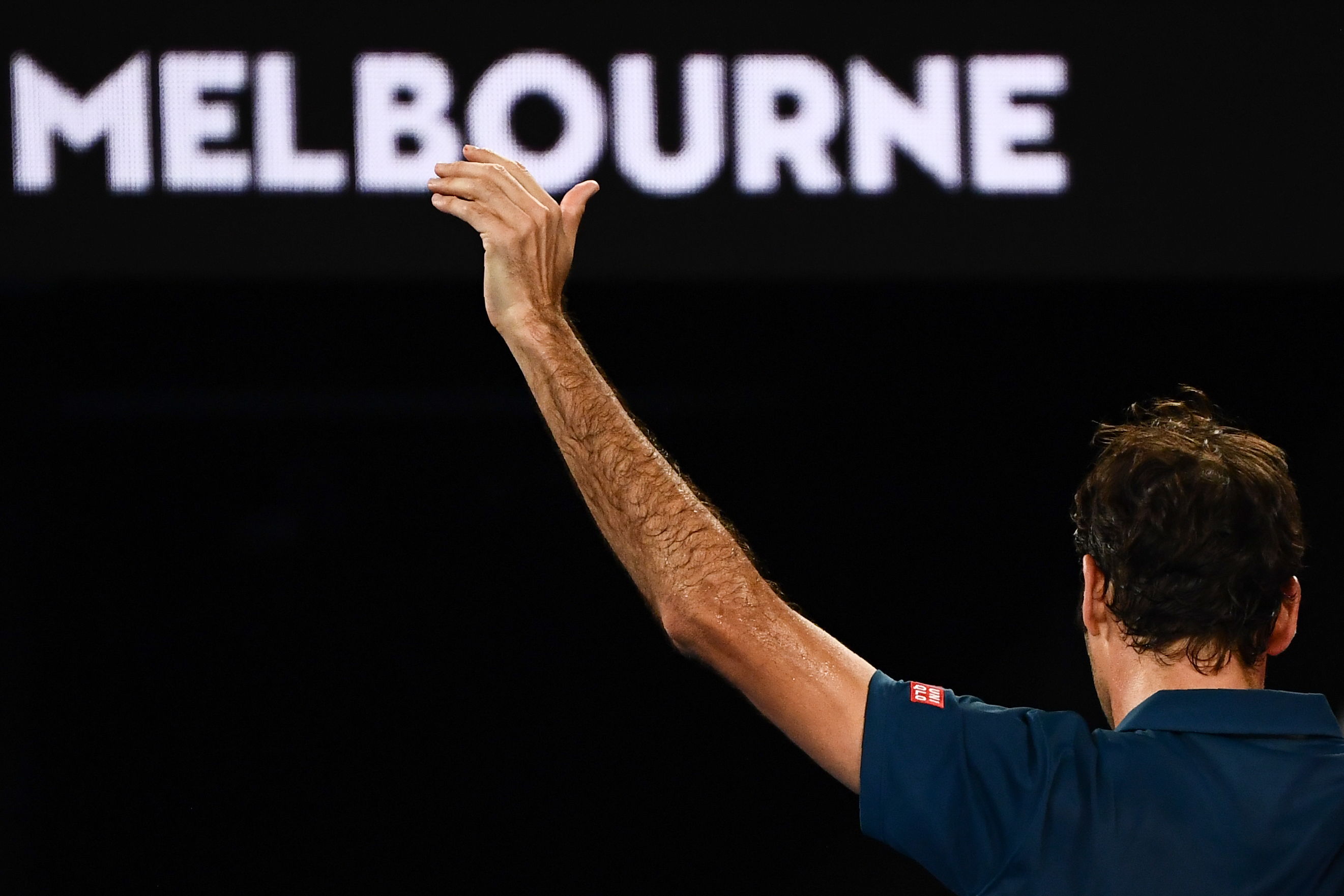 El suizo Roger Federer dice adiós al Abierto de Australia, el vigente campeón queda fuera de competencia. (Foto Prensa Libre: AFP)