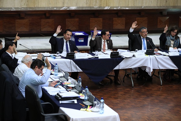 Durante cuatro días, la comisión postuladora evaluó los expedientes de 30 candidatos a dirigir el MP. (Foto Prensa Libre: Carlos Hernández)