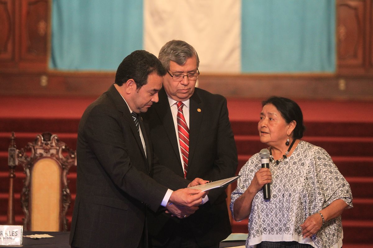 El presidente Morales y la sociedad civil presentaron el proyecto el 8 de agosto último. (Foto Prensa Libre; Hemeroteca PL)