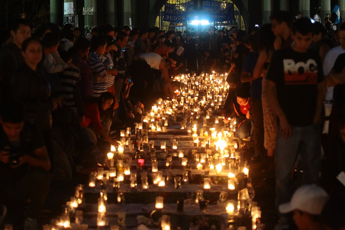 La tragedia del Hogar Seguro desató indignación social. (Foto Prensa Libre: Álvaro Interiano)