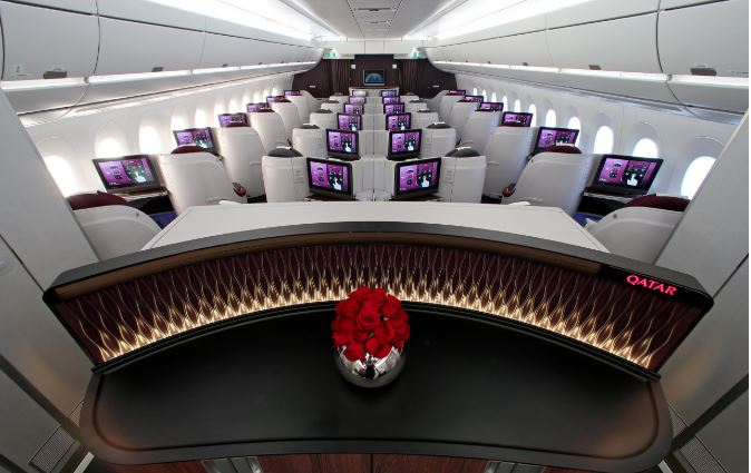 La aerolínea ya ofrece el servicio para pasajeros de primera clase. (Foto Prensa Libre: Qatar Airways)