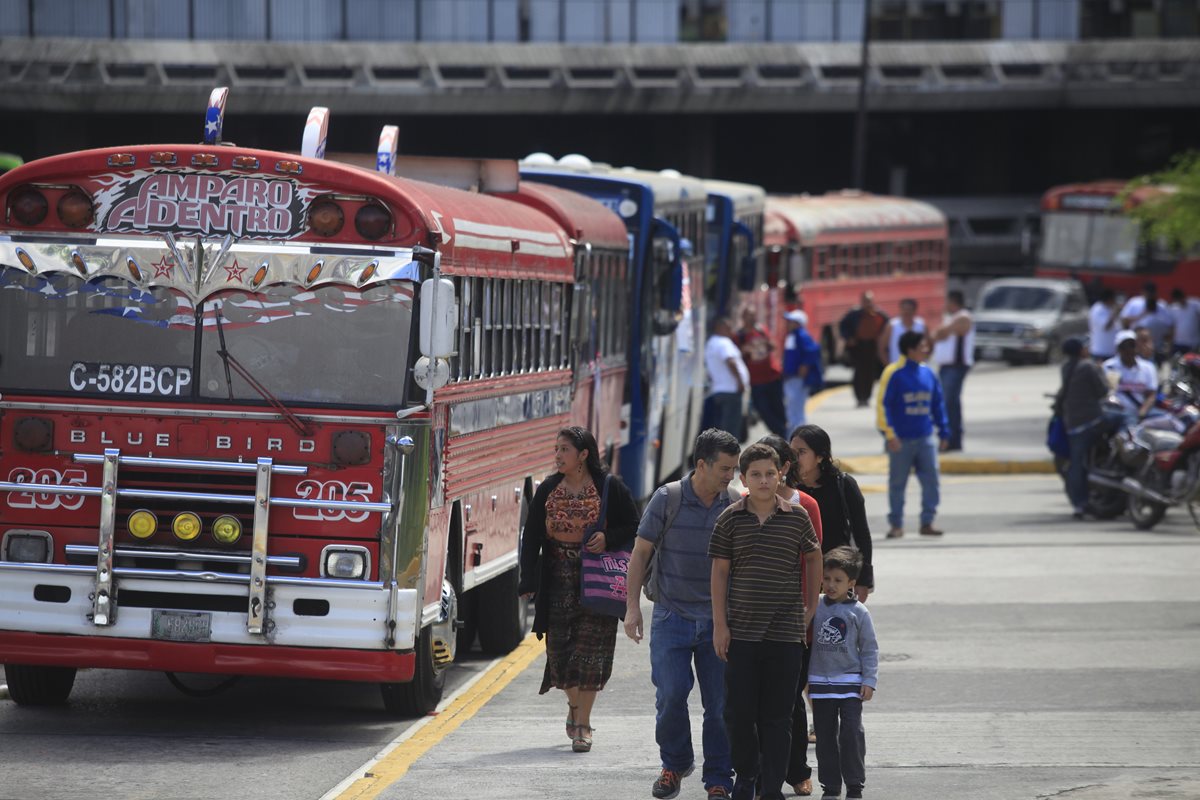 Los abusos que registra la PDH van desde cobros no autorizados hasta agresiones físicas. (Foto Prensa Libre: Hemeroteca)
