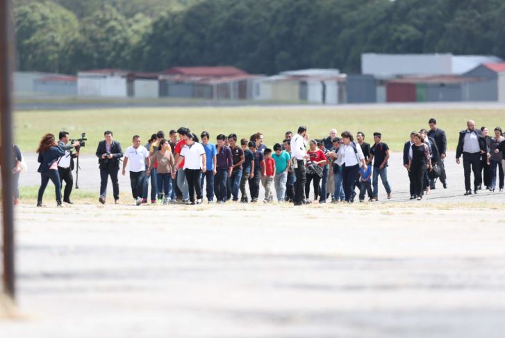 Entidades buscan crear protocolo que evite vejámenes o atención inadecuada para connacionales que son deportados. (Foto Prensa Libre: Hemeroteca PL)