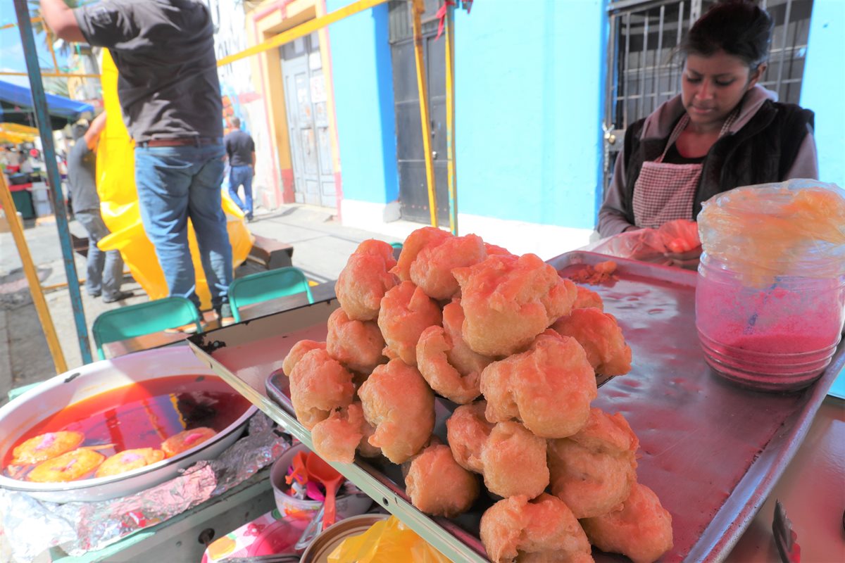 Los buñuelos son uno de los platillos que se consumen durante la Cuaresma en Guatemala. (Foto Hemeroteca PL)