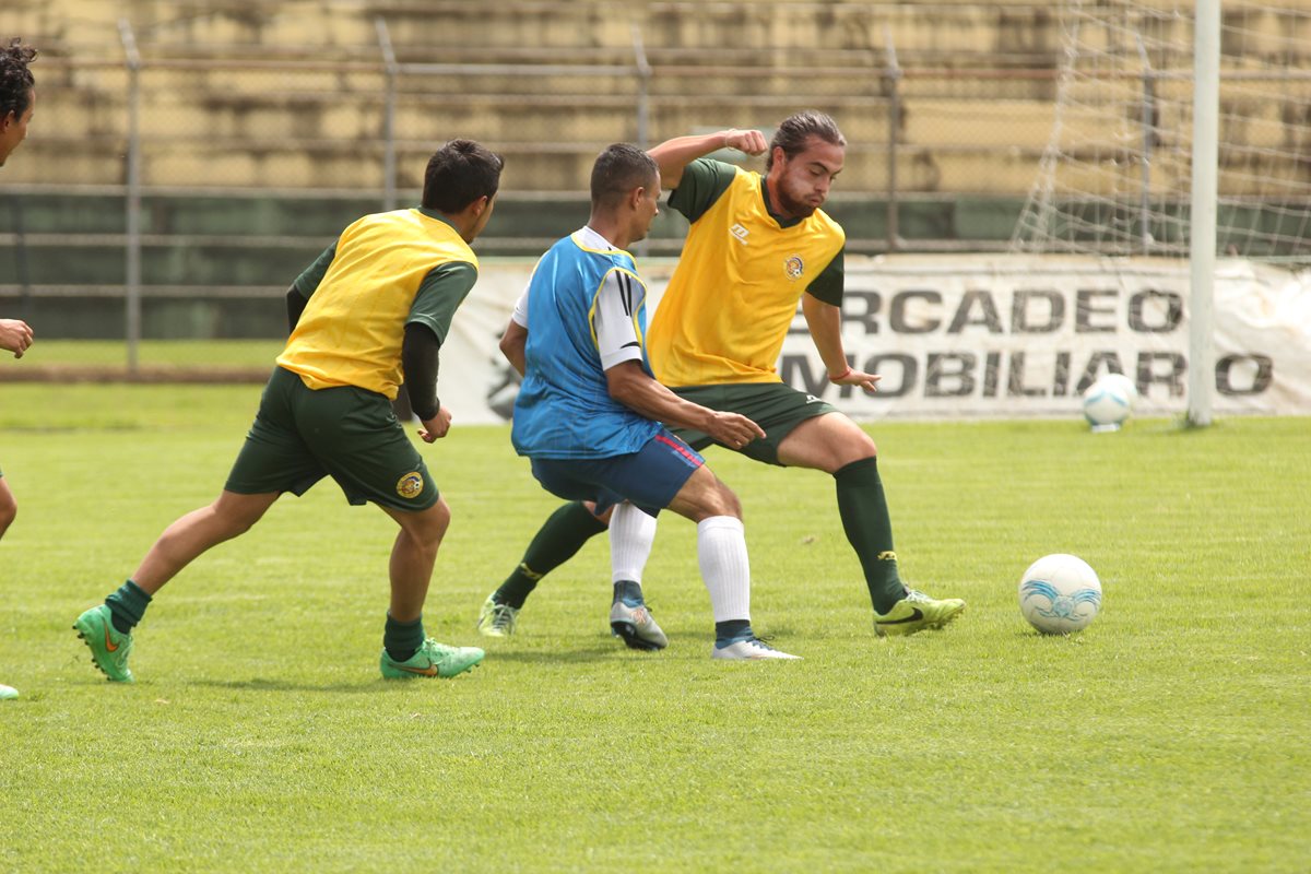 Marquense sigue con su preparación previo al inicio del torneo Apertura 2016. (Foto Prensa Libre: Aroldo Marroquín)
