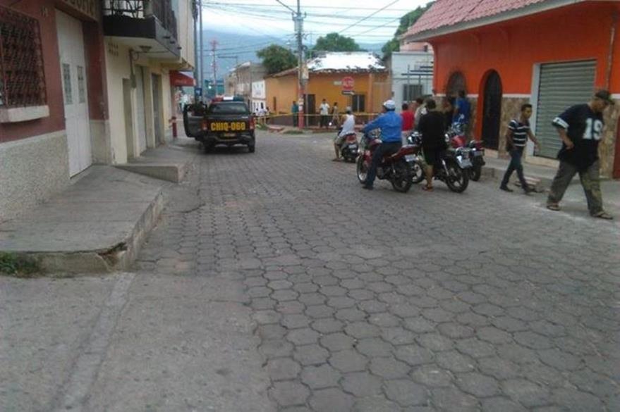 Lugar donde ocurrió el ataque contra Víctor Hugo Valdes Cardona, en la zona 1 de Chiquimula. (Foto HemerotecaPL)