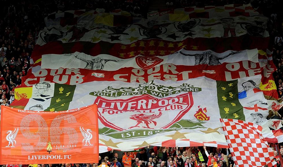 Los aficionados del Liverpool deberán comportarse el próximo lunes frente al Chelsea. (Foto Prensa Libre: Hemeroteca PL)