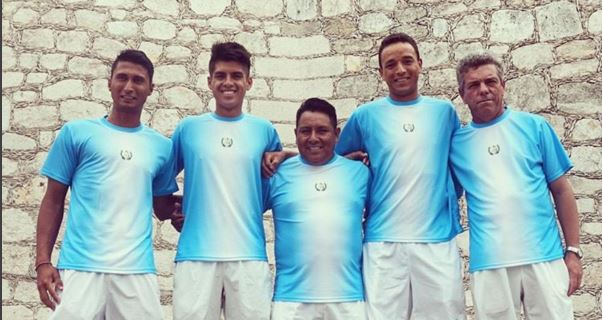 El equipo guatemalteco de Tenis se encuentra listo para buscar el ascenso en la Copa Davis. (Foto Prensa Libre: Instagram Wilfredo González)