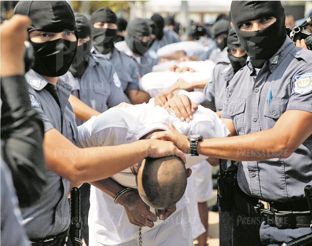 Los gobiernos del Triángulo Norte, Guatemala, Honduras y El Salvador, lanzaron en septiembre pasado una fuerza conjunta contra el crimen. (Foto Prensa Libre: Hmeroteca PL)