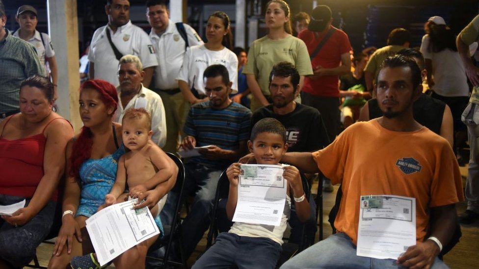 El número de quienes piden asilo en México aumentó en las recientes caravanas de migrantes. GETTY IMAGES