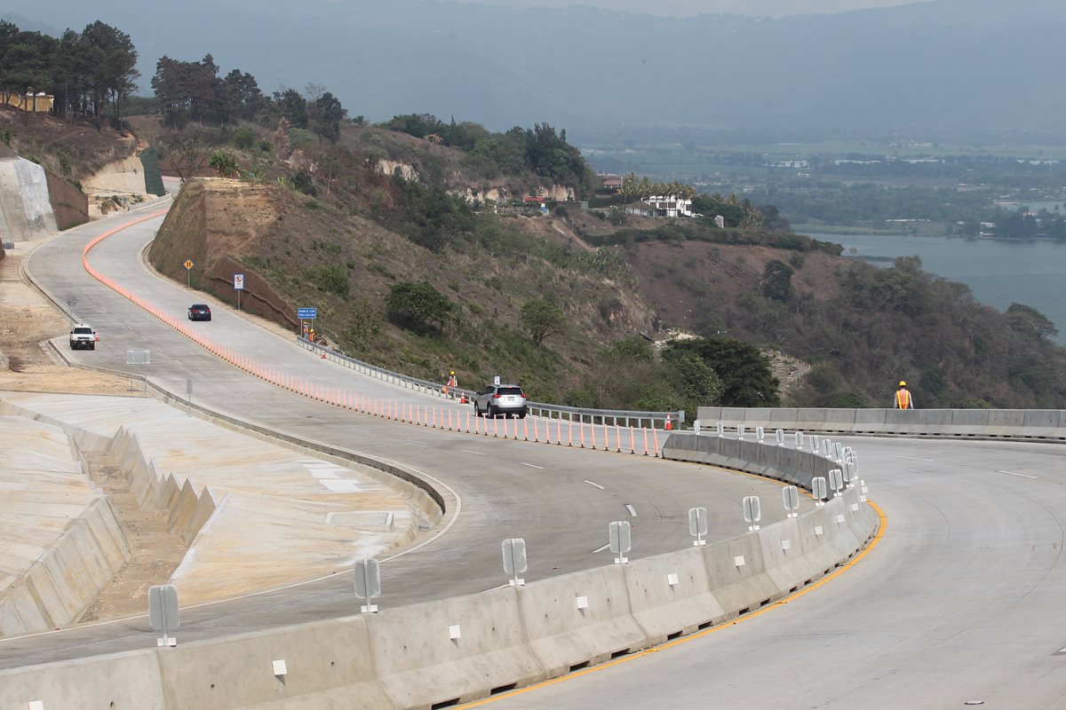 La Vía Alterna del Sur es una nueva carretera que libera el tránsito en varios municipios del sur de la capital. (foto Prensa Libre: Hemeroteca PL)