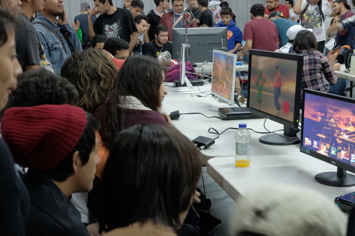 Las partidas de Super Smash Bros. fueron de las que más 'gamers' congregaron durante el evento (Foto Prensa Libre: José Ochoa).