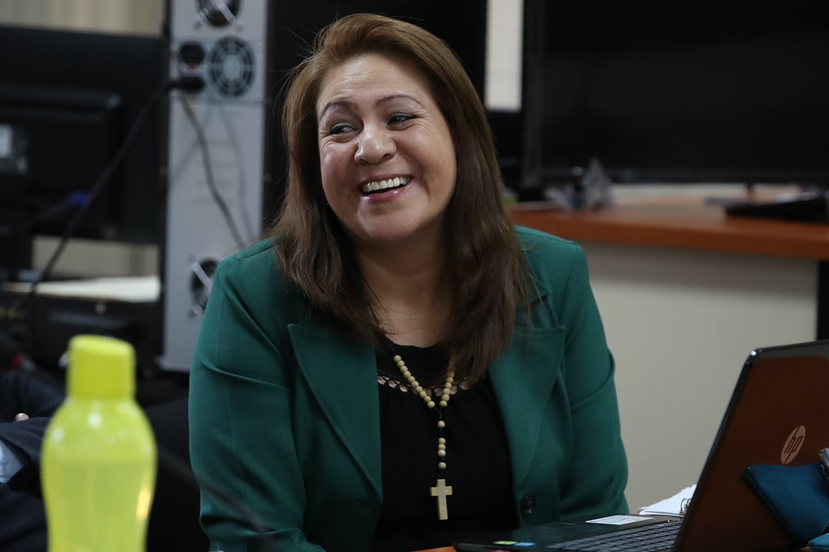 La exdirectora de la PNC Marlene Blanco Lapola es señalada de haber dirigido una banda que ejecutaba extrajudicialmente a extorsionistas. (Foto Prensa Libre: Paulo Raquec)