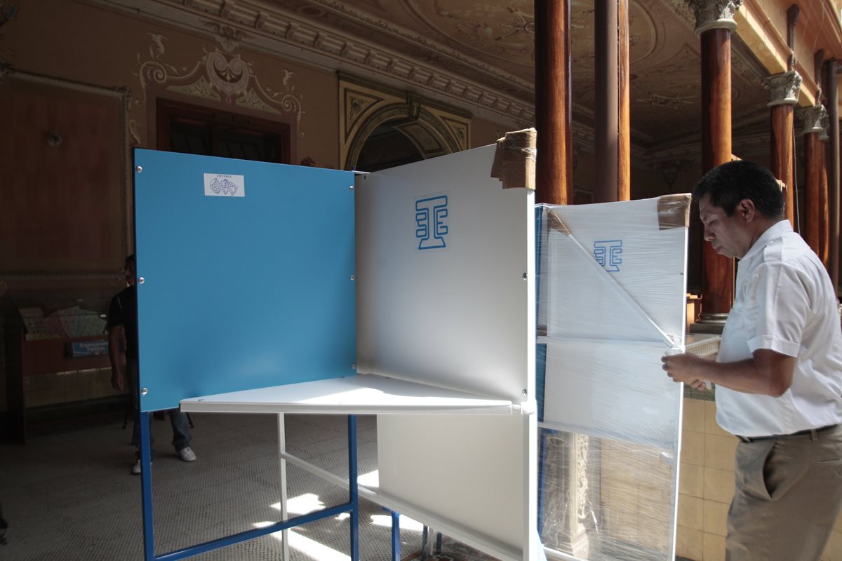 Se tiene previsto que 18 binomios presidenciales se puedan inscribir para el próximo proceso electoral. (Foto Prensa Libre: Hemeroteca PL)
