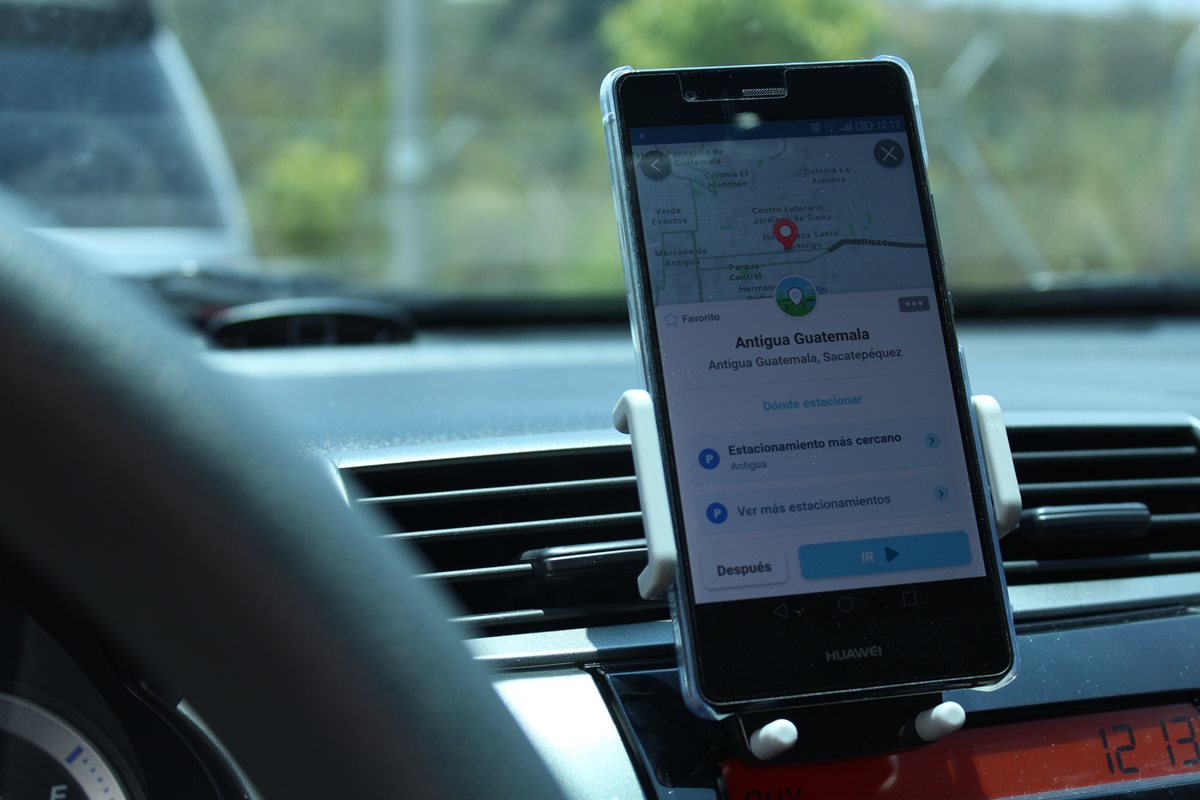 Para esta Semana Santa, utilice al máximo la aplicación Waze (Foto Prensa Libre: José Ochoa).