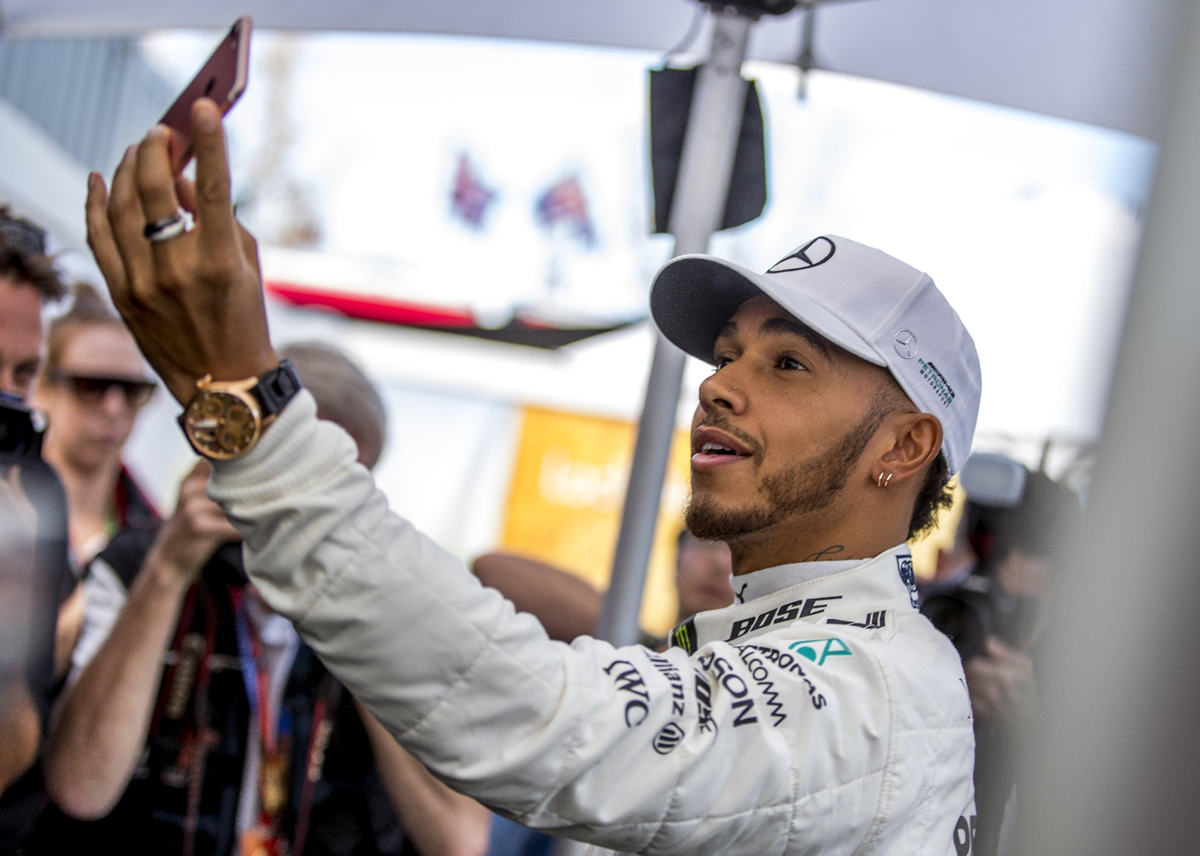 Lewis Hamilton es uno de los pilotos favoritos para la temporada de Fórmula Uno. (Foto Prensa Libre: EFE)