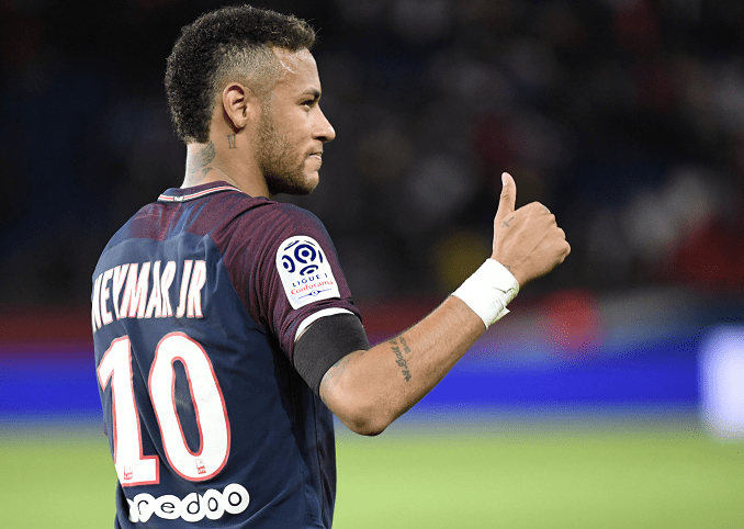El delantero brasileño Neymar ha mantenido problemas legales con el Barcelona. (Foto Prensa Libre: AFP)