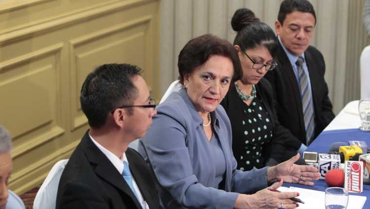 Anabella Morfín, titular de la PGN recomendó que sea el Congreso de la República el encargado de solucionar qué entidad es la encargada de la licitación de la banda 4G. (Foto Prensa Libre: Carlos Hernández)