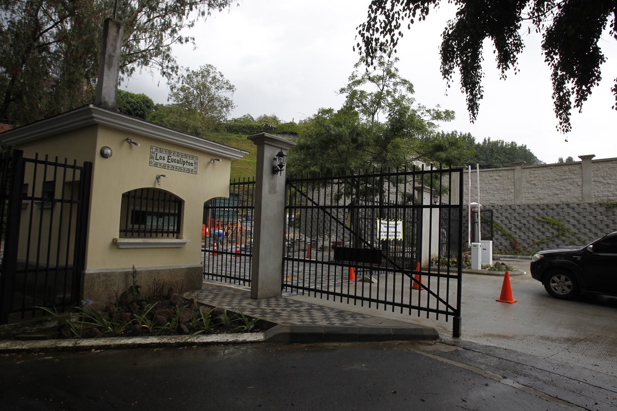 La lujosa residencia donde vivió Roxana Baldetti está ubicada en residenciales Los Eucaliptos, en Santa Catarina Pinula.(Foto Prensa Libre: Hemeroteca PL)