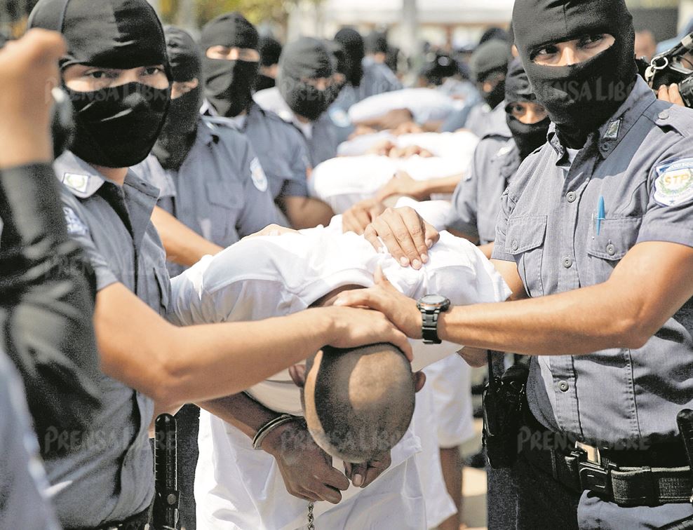 En Guatemala cientos de integrantes de la Mara Salvatrucha guardan prisón por varios crímenes. (Foto Prensa Libre: Hemeroteca PL)