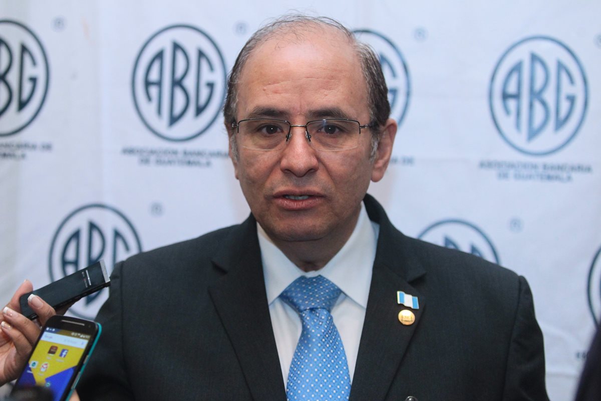José Alejandro Arévalo, superintendente de bancos, participó en la inauguración de la 5a. edición del Foro Económico Regional, organizado por la Asociación Bancaria de Guatemala. (Foto Prensa Libre: Álvaro Interiano)