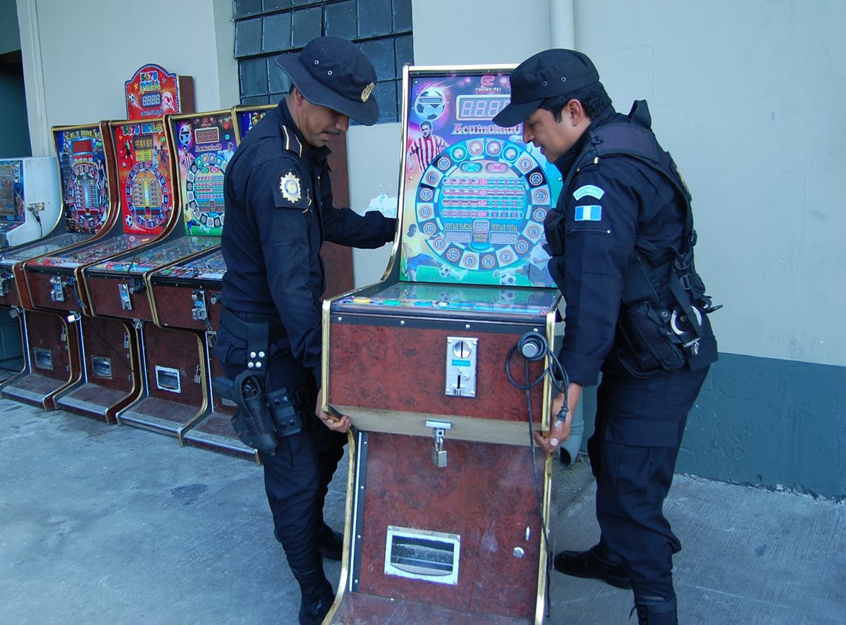 Policía decomisa 19 máquinas tragamonedas en Chimaltenango