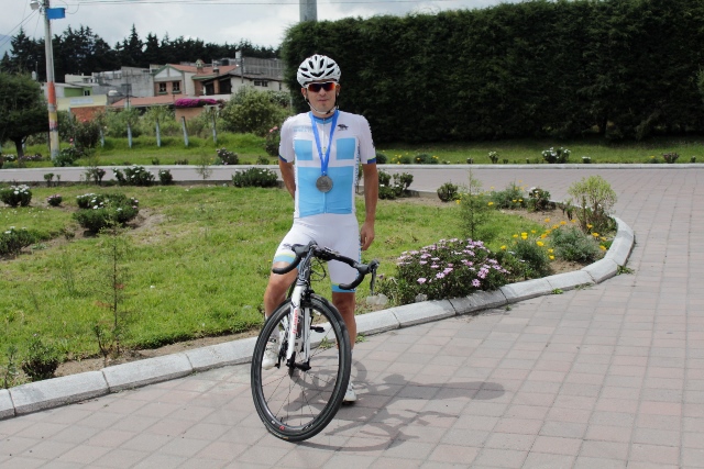 Manuel Rodas, del equipo Cable DX, es uno de los ciclistas experimentados de Guatemala. (Foto Prensa Libre: María José Longo).