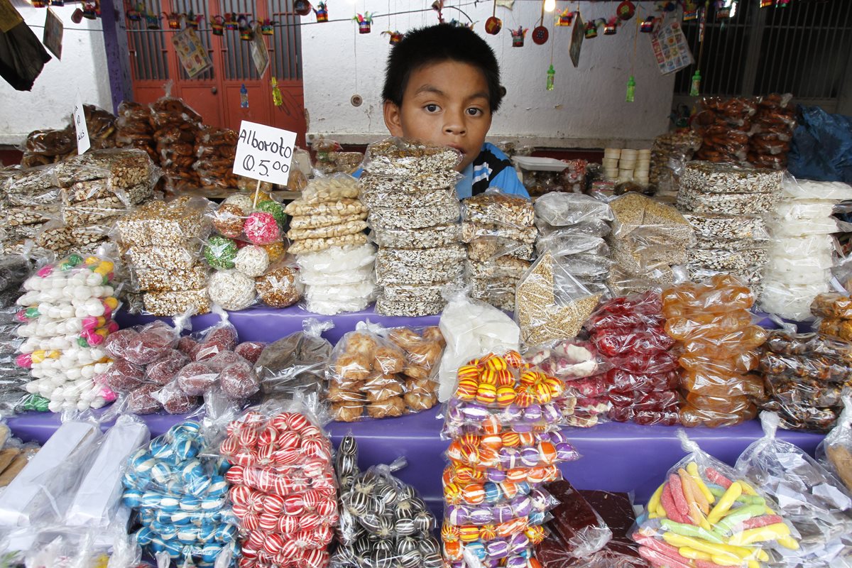 Venta de dulces tipicos de Guatemala. (Foto Prensa Libre: Paulo Raquec)