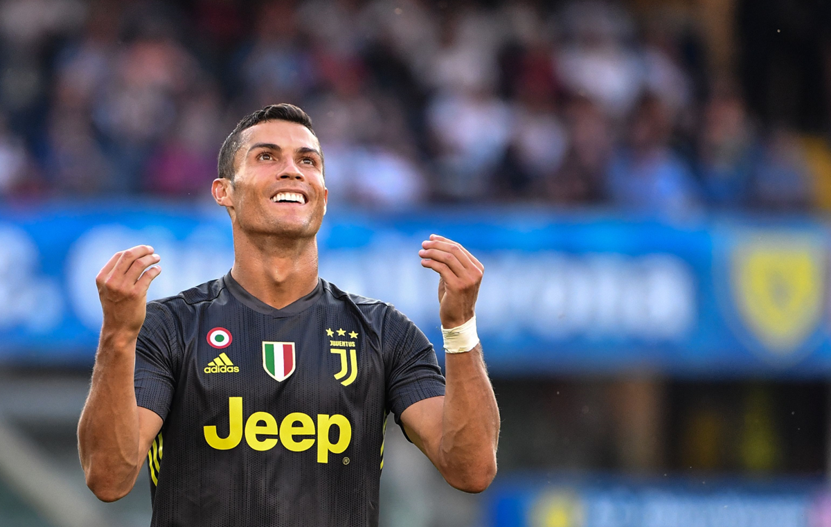Cristiano Ronaldo está feliz de estar con la Juventus. Está impresionado con el cariño en el club italiano. (Foto Prensa Libre: EFE)