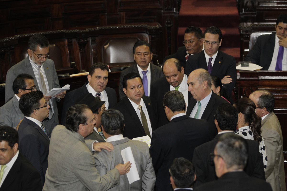 Centros de estudio y sectores sociales analizan el desempeño de la actual legislatura. (Foto Prensa Libre: Hemeroteca PL)