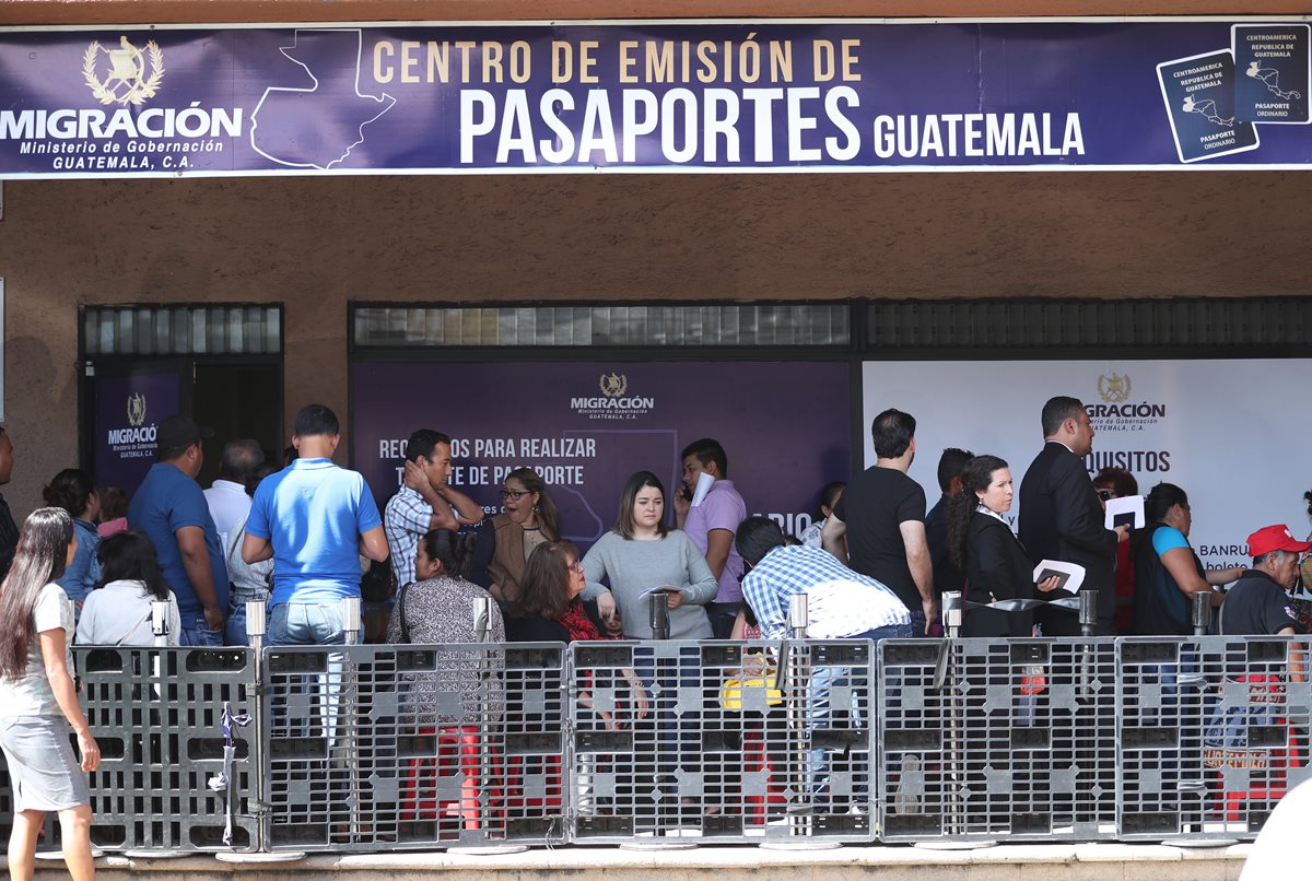 Centro de Emisión de Pasaportes de la capital de Guatemala. (Foto Prensa Libre: HemerotecaPL) 