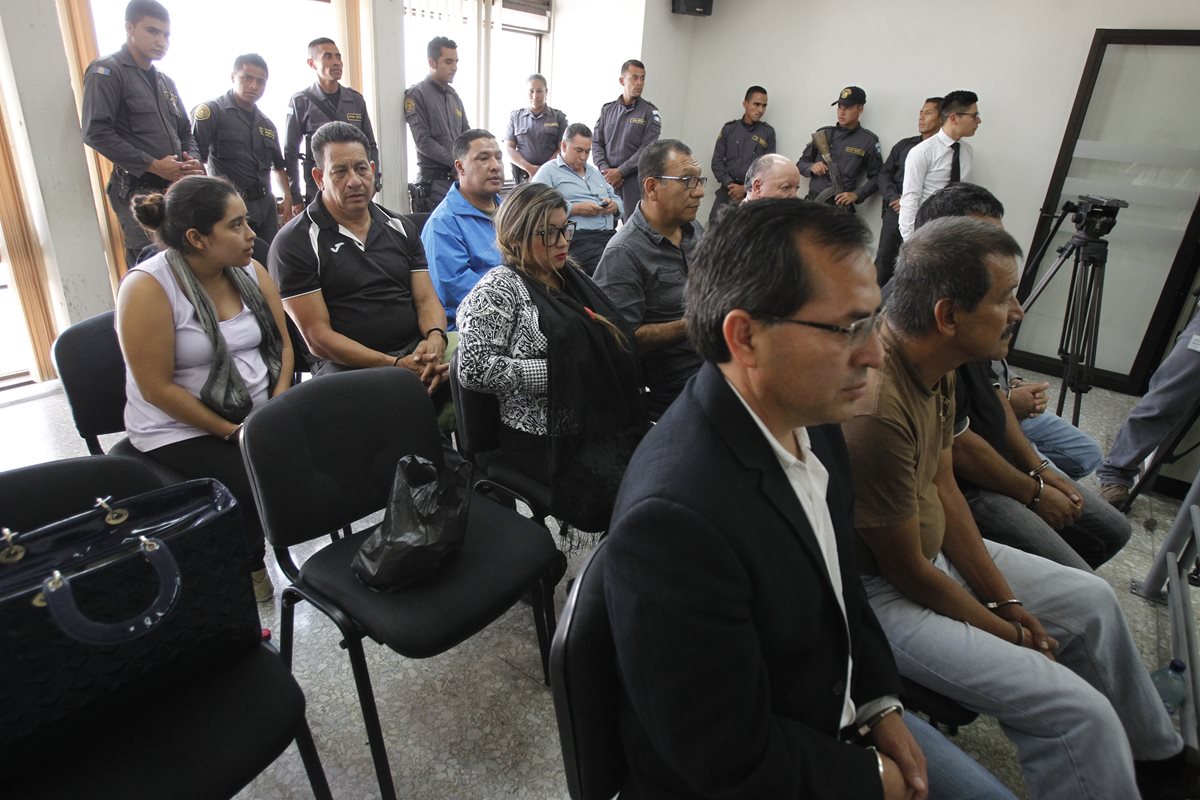 Personas serán procesadas por la compra de granos básicos de contrabando no aptos para consumo humano ni animal. (Foto Prensa Libre: Paulo Raquec)