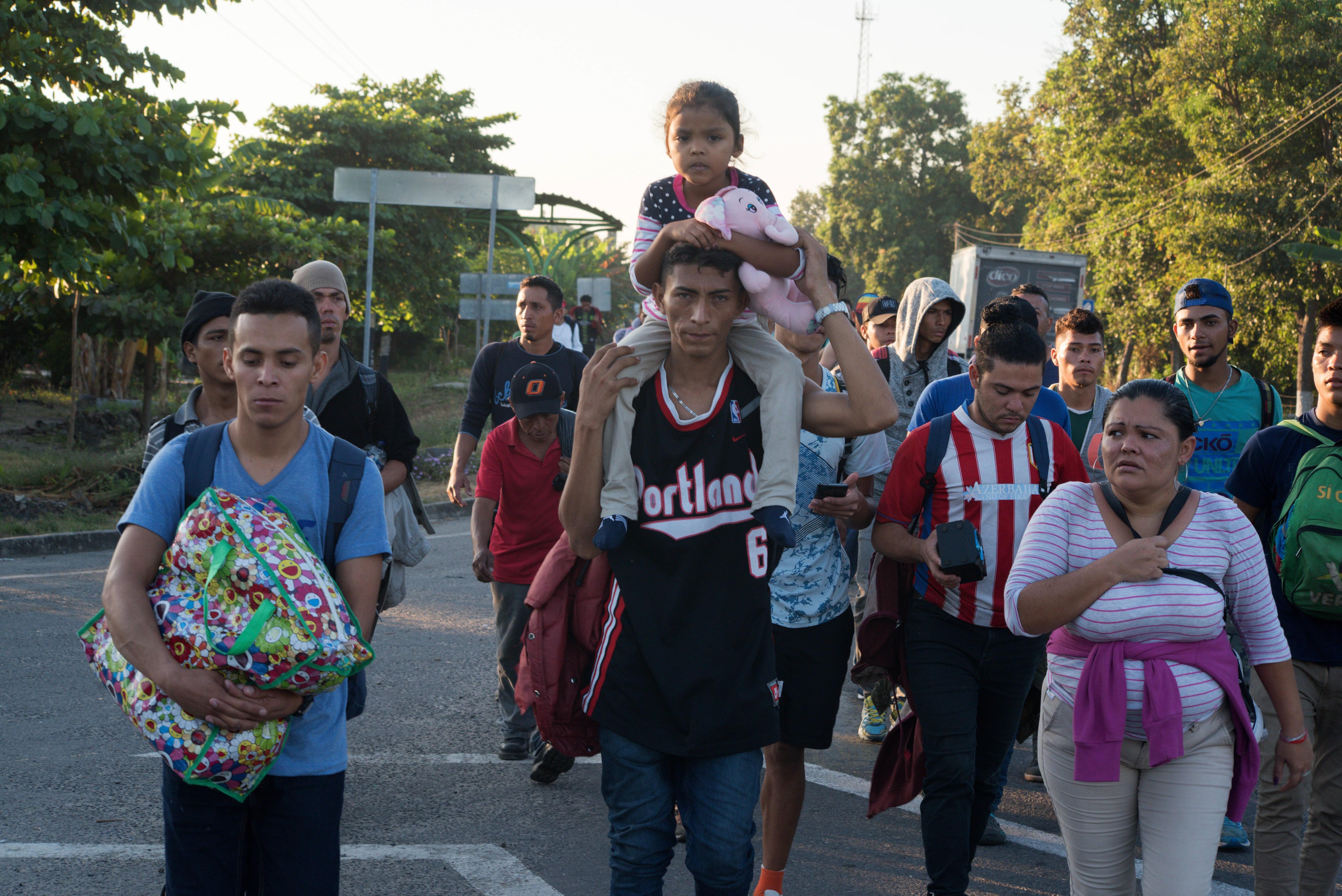 Migrantes centroamericanos durante una de las caravanas cuando transitaba por México. (Foto Prensa Libre: Hemeroteca PL)