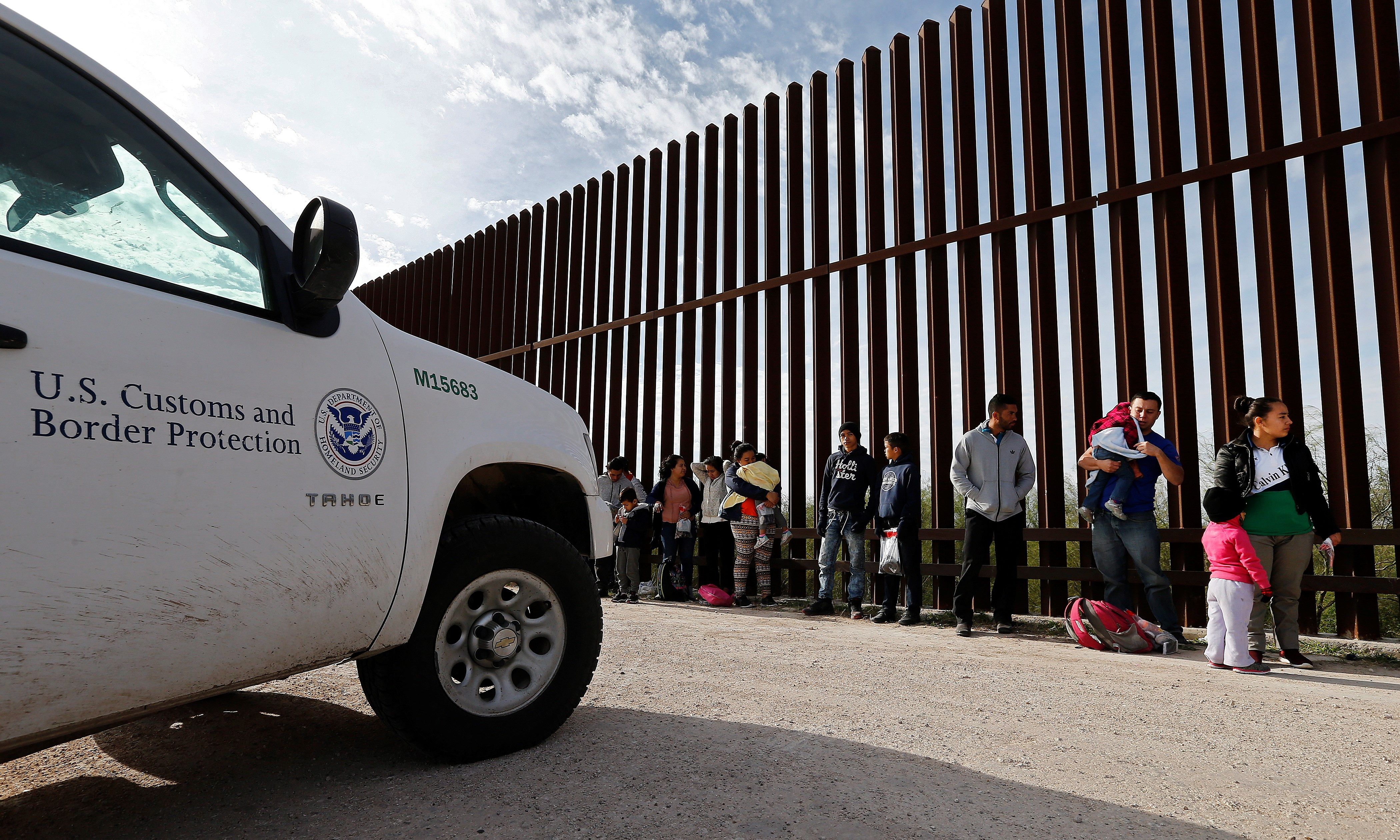 La frontera de Valle del Río Grande de casi 3220 kilómetros de extensión entre Estados Unidos y México, es la frontera con mayor frecuencia de cruzamientos en todo el mundo. (Foto Prensa Libre EFE)
