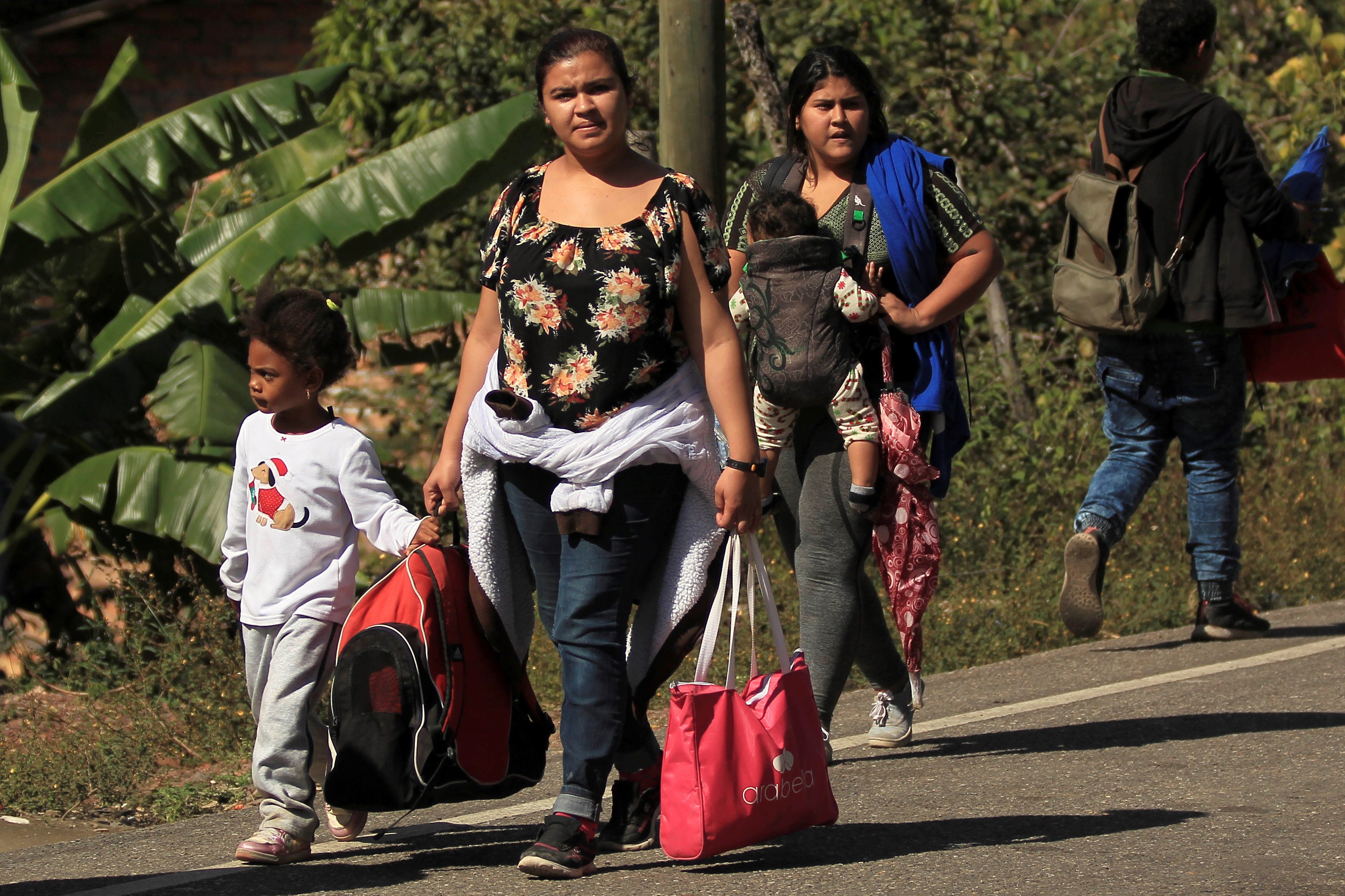 Hombre, mujeres y niños han migrado en caravana hacia EE. UU. desde octubre del año pasado. (Foto Prensa Libre: Hemeroteca PL)