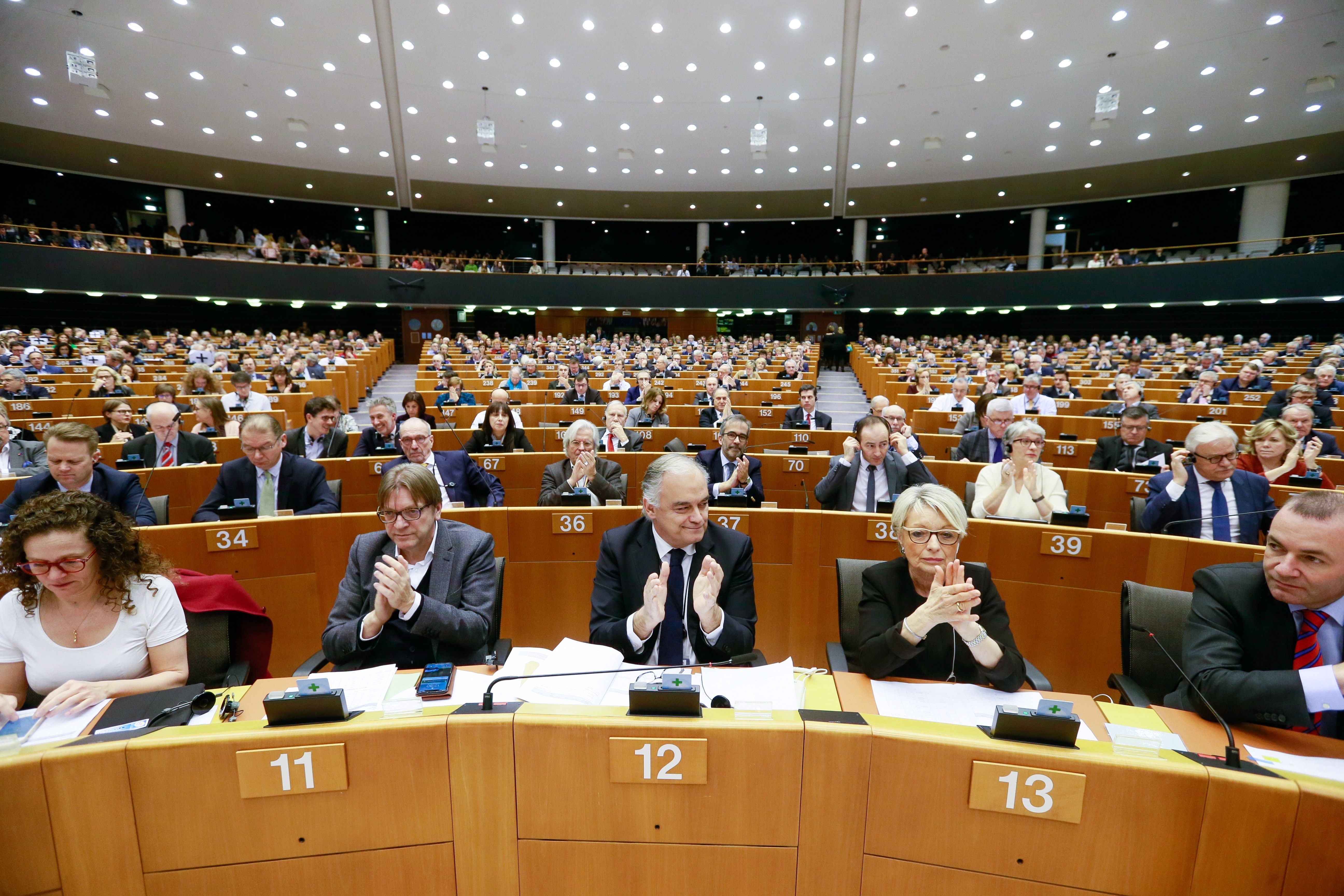 Vista general del hemiciclo durante una sesión del pleno del Parlamento Europeo. (Foto Prensa Libre: EFE)