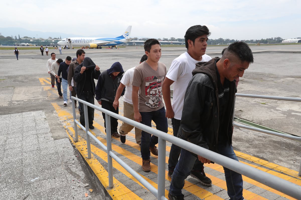 Muchos de los inmigrantes dejaron a niños en Estados Unidos. (Foto Prensa Libre: Estuardo Paredes)