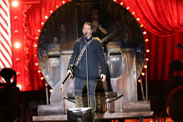 Durante dos horas los fanáticos del cantautor guatemalteco, Ricardo Arjona, disfrutaron el concierto de la gira "Circo Soledad"(Foto Prensa Libre: Érick Ávila)