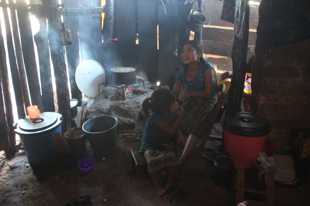 La pobreza afecta a miles de personas en la región. (Foto Prensa Libre: Hemeroteca PL)