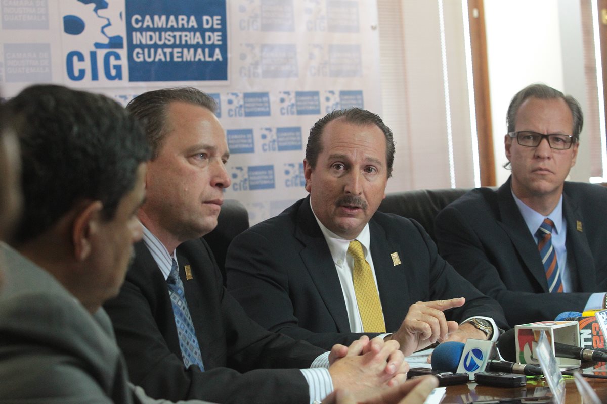 Representantes de la Cámara de Industria emitieron el comunicado. (Foto Prensa Libre: Hemeroteca)