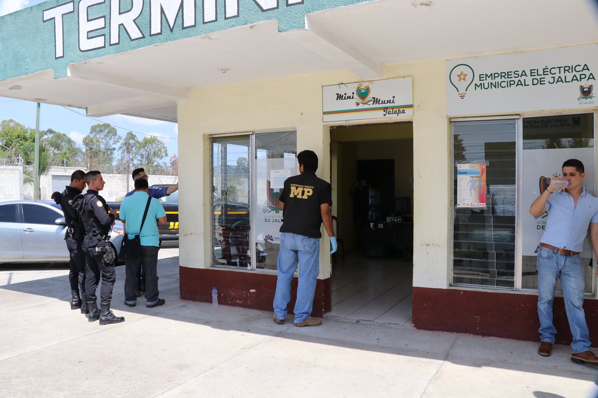 La sucursal de la Empresa Electrica Municipal se encuentra en la nueva terminal de Jalapa.(Foto Prensa Libre: Hugo Oliva)