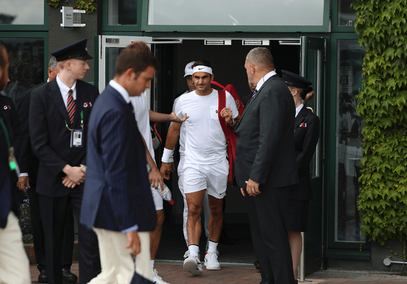 Roger Federer es el gran favorito para ganar en Wimbledon. Este viernes jugará su pase a la gran final. (Foto Prensa Libre: AFP)