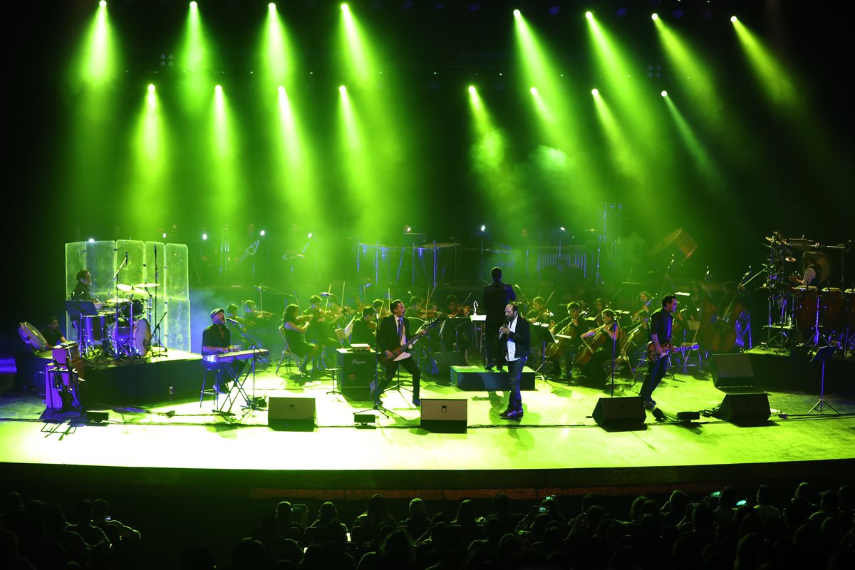 Bohemia Suburbana contó con un sonido estupendo en el Teatro Nacional, gracias al talento de los músicos del Sistema de Orquestas de Guatemala. (Foto Prensa Libre: Keneth Cruz)