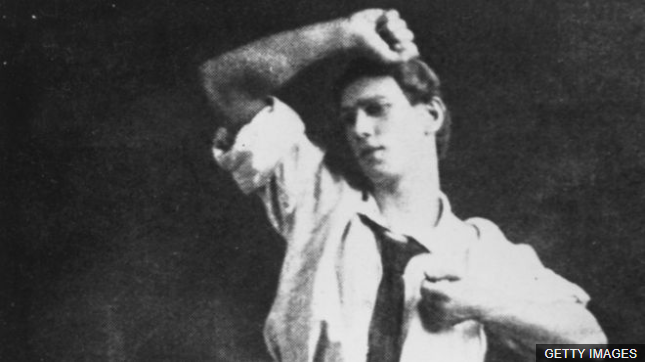 El famoso bailarín y coreógrafo Nijinsky en la interpretación de "Juegos" de Claude Debussy. (Foto Prensa Libre: BBC News Mundo)
