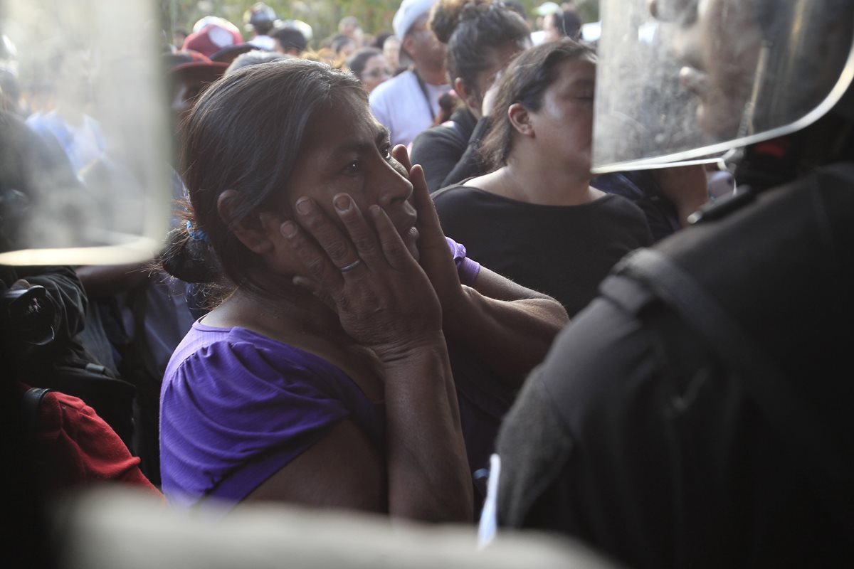 Tragedia en Hogar Seguro dejó como saldo 40 menores fallecidas y varias heridas. (Foto Prensa Libre: Carlos Hernández)