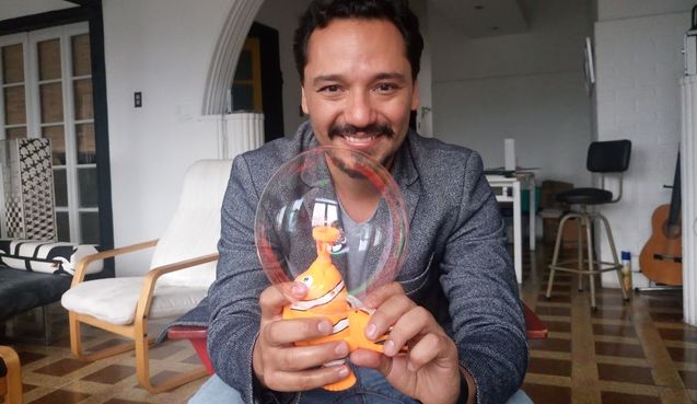 En esta entrevista Véliz Osorio cuenta lo útil que son las burbujas en sus escudriñamientos y trabajos académicos. (Foto Prensa Libre: José Luis Escobar).