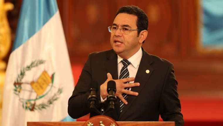 El presidente, Jimmy Morales, ya había manifestado su preocupación por la situación que vive el futbol guatemalteco. (Foto Prensa Libre: Hemeroteca PL)